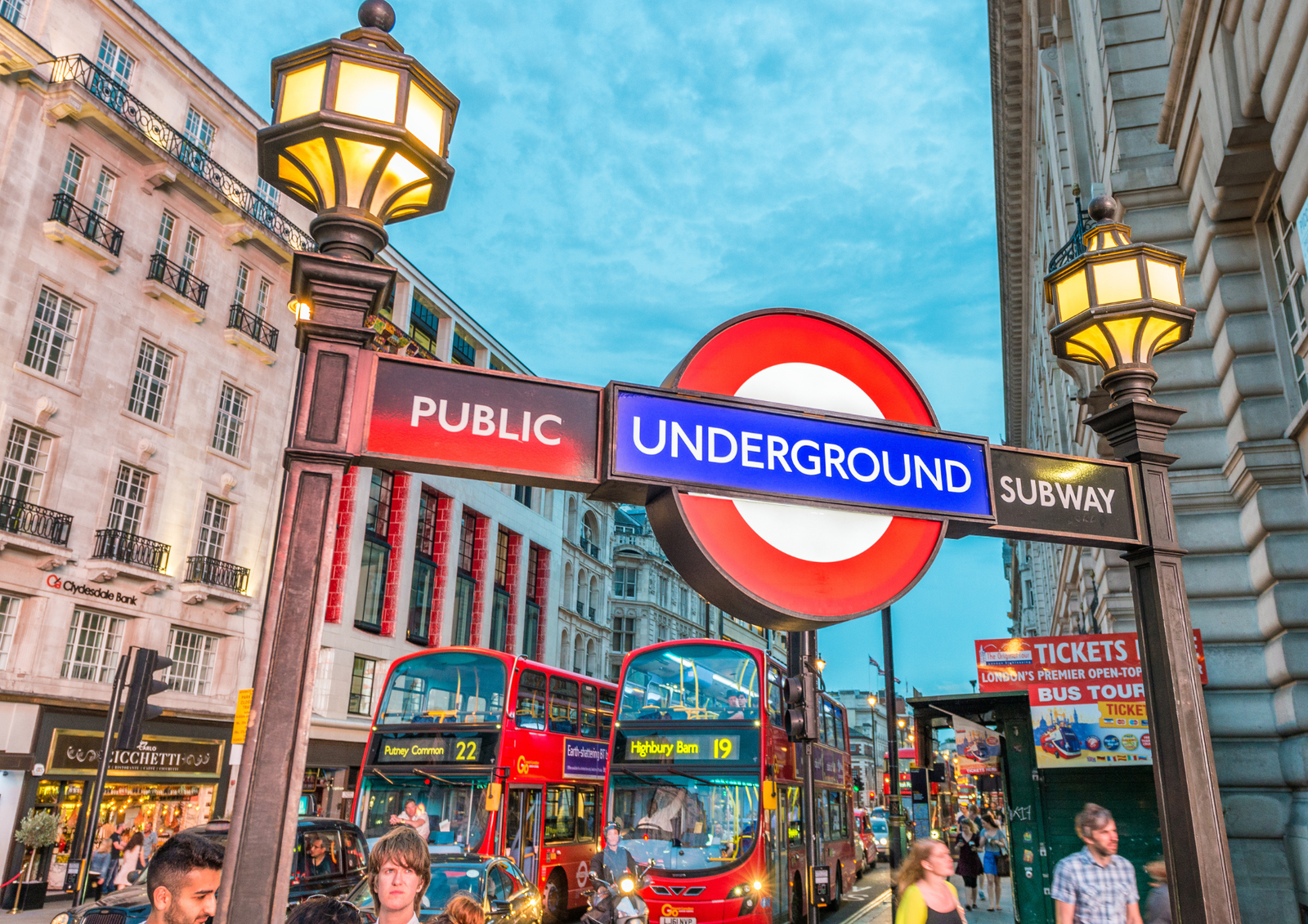 Best Places to Visit on the Piccadilly Line
